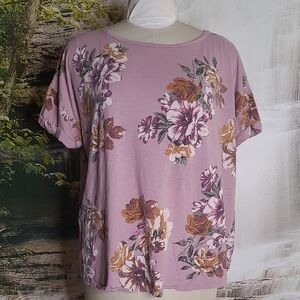Maurices Womens 2 plus size Purple floral flowy short sleeve Tshirt blouse